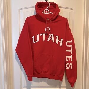 University of Utah hoodie. AM